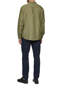 s.Oliver REGULAR FIT - Overhemd - olivgrün