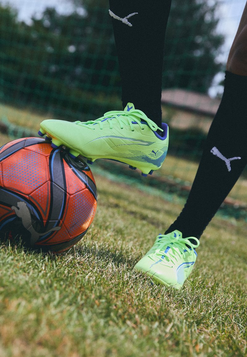 Puma Voetbalschoenen voor kunstgras lichtgroen