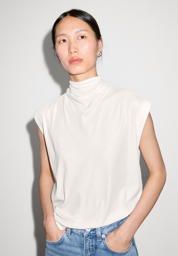 WITH TIED NECK DETAIL - T-Shirt basic