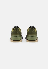 Puma FUSE 3.0 - Tenisice za trening - black/cool dark gray/olive green/putty