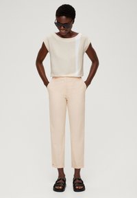 s.Oliver BLACK LABEL REGULAR - Chino - hellgelb