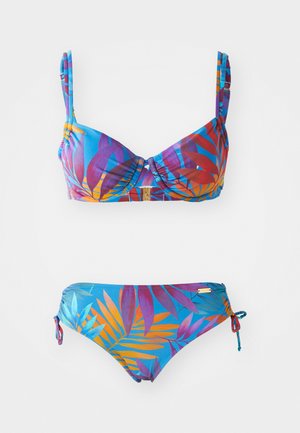 Twee-delige bikini set met een kleurrijke tropische bladerenprint in blauw, rood en oranje. Verstelbare bandjes en strikjes aan de zijkant van de onderkant.