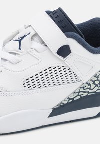 Jordan SPIZIKE UNISEX - Tenisice - white/obsidian/pure platinum