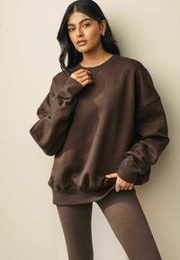 Next - LONGLINE CREW NECK  REGULAR FIT - Sweater - chocolate brown Miniatuurafbeelding 1