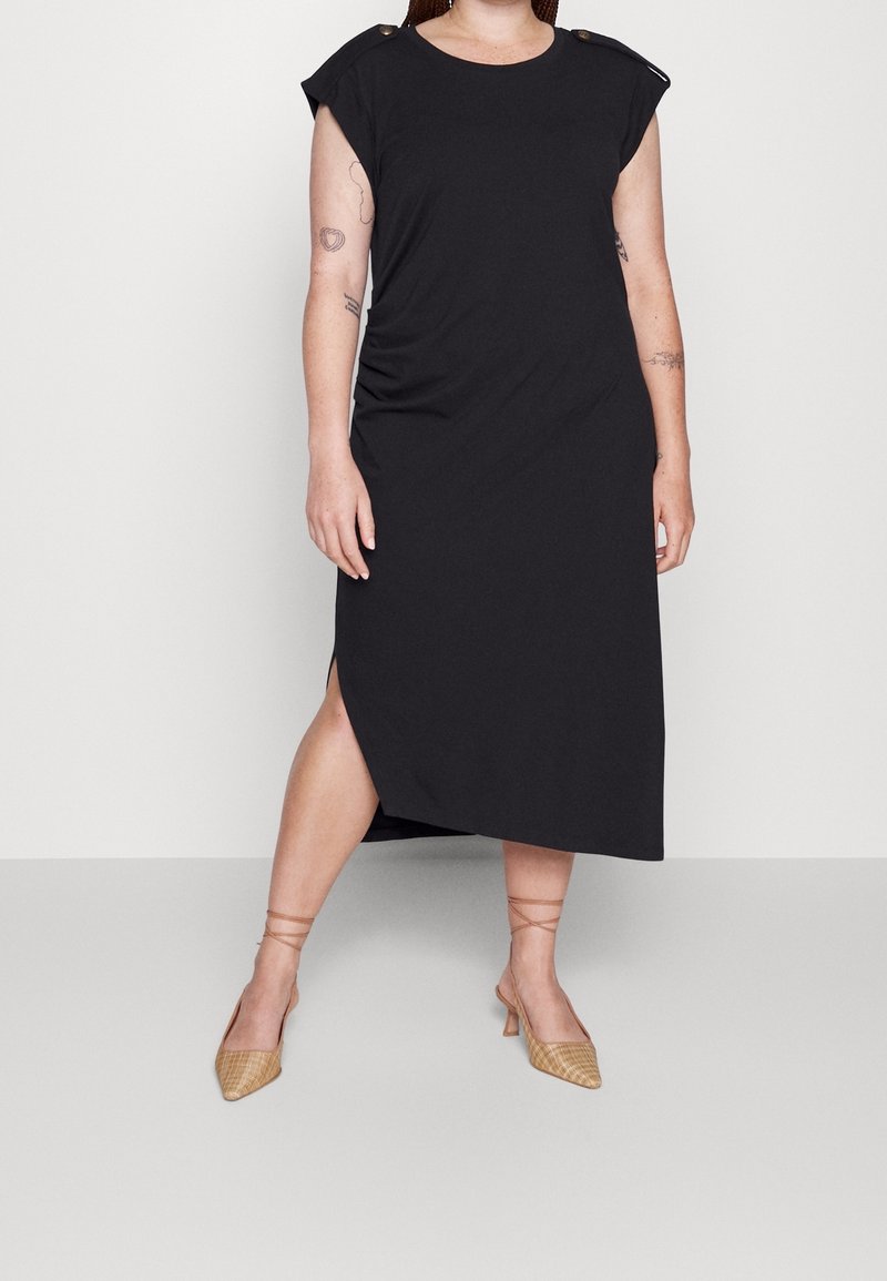 Černé midi šaty s krátkými rukávy, bočním rozparkem, řasením a zlatými knoflíky na ramenech. Hladká tkanina, volný střih.