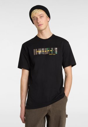 Schwarzes T-Shirt mit kurzen Ärmeln und einem mehrfarbigen Grafiklogo. Der Stoff ist glatt, mit einer normalen Passform und rundem Ausschnitt.