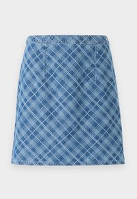 Denimkjolen har ett ljusblått rutmönster med mörkblå accenter, rak form och två bakfickor.