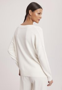 Makalu - Sweter