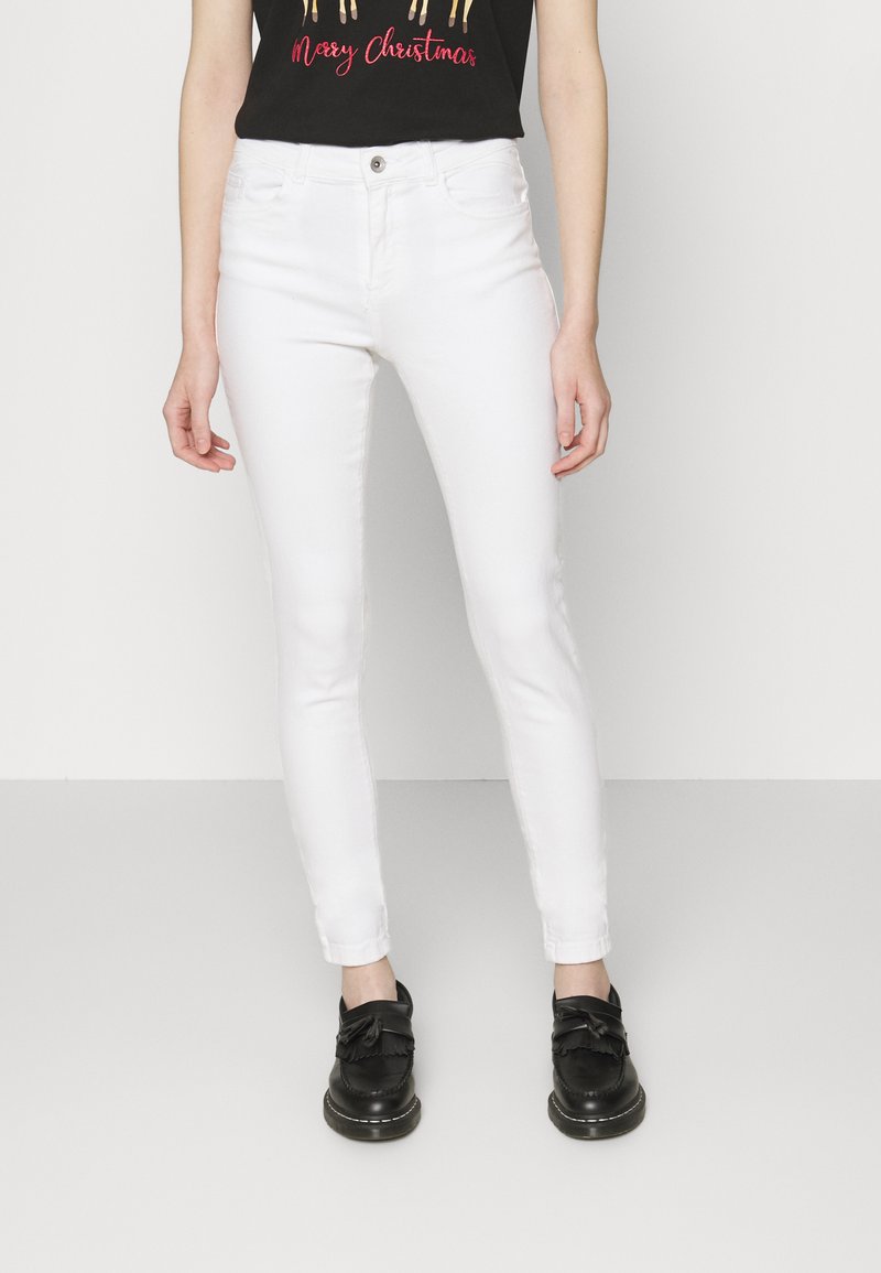 b.young LOLA LUNI - Karcsúsított farmerek - optical white