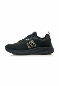 Zapatillas deportivas negras con parte superior de punto texturizado, acentos de colores en el costado y una suela acolchada para soporte y comodidad.