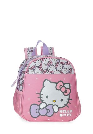 Pequeña mochila rosa de Hello Kitty con lazos morados, bolsillos laterales de malla y correas ajustables para los hombros.