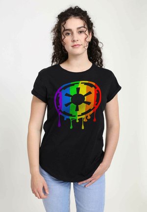 STAR WARS: CLASSIC EMPIRE RAINBOW - T-shirt z nadrukiem