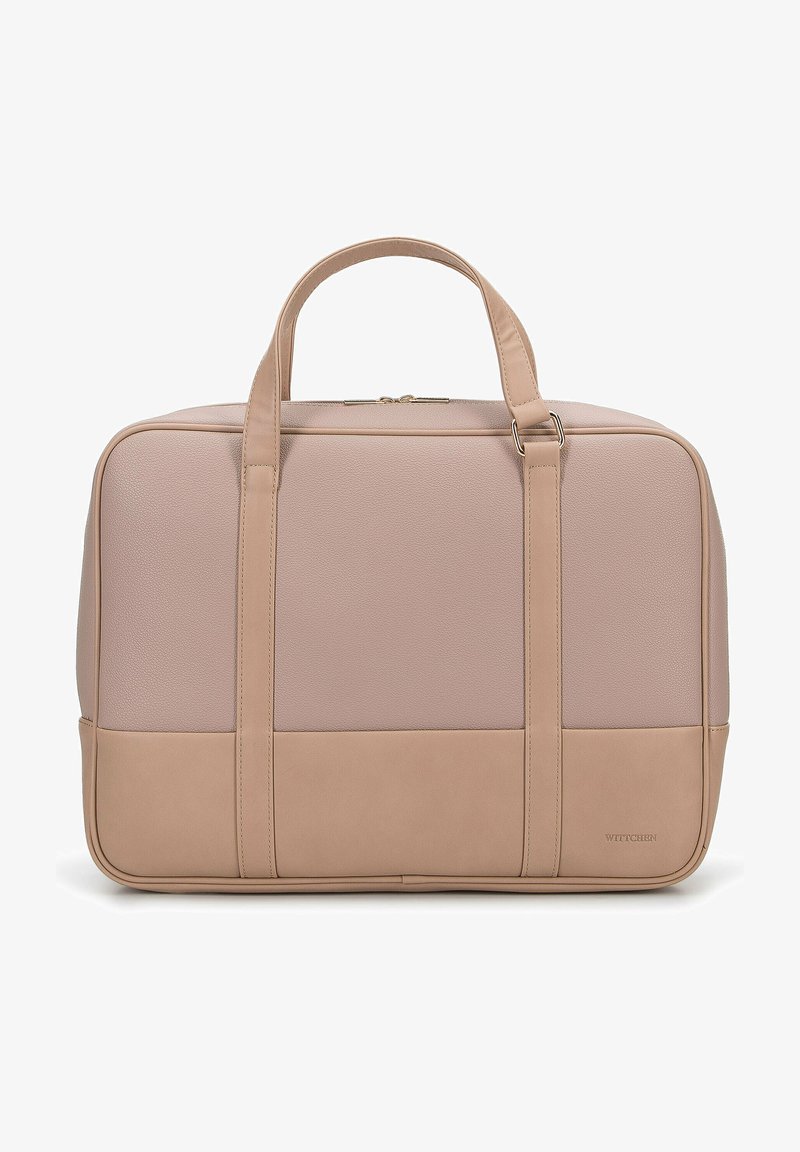 Jasnoróżowa skórzana torba o teksturowanej powierzchni, z dwoma uchwytami do noszenia i złotym zamkiem. Posiada gładką dolną część oraz subtelne logo.