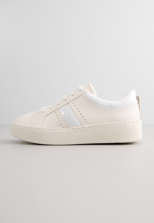 D SKYELY A - Sneaker low