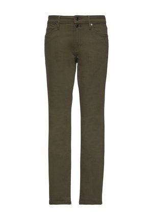 Olivnozeleni slim-fit jeans narejeni iz blaga iz bombaža in poliestra. Imajo dve sprednji žepki, gumbno zapiranje in gladko teksturo.