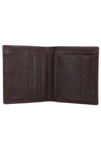 Braune Lederbörse mit strukturiertem Finish, mehreren Kartenfächern und einem durchsichtigen Ausweisfach. Verfügt über dezente Prägung des Logos im Inneren.