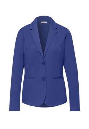 Niebieska damska marynarka z dwoma guzikami, kołnierzem z wcięciem, długimi rękawami i dwoma przednimi kieszeniami z patkami, przedstawiona na białym tle.