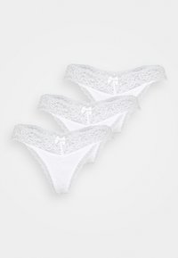 Witte kanten stringonderbroek set van drie, met delicate kantafwerking, kleine centrale strikjes en een zachte, sheer stoffen textuur.