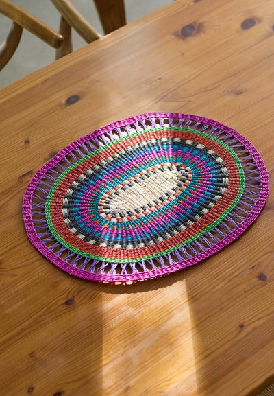 Main image 4, Enlarge