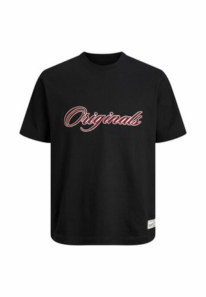 Must lühikeste varrukatega t-särk, millel on rinnal punase kirjaga "Originals" ja allääre lähedal väike valge silt.