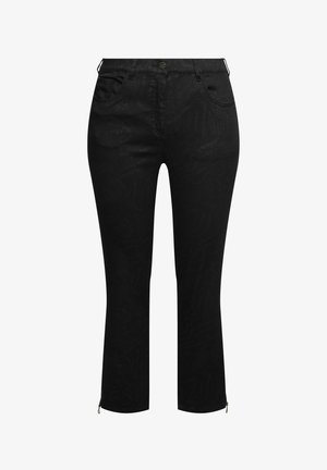 Zwarte slim-fit broek met voorzakken, riemlussen, knoop- en ritsluiting, en kleine ritsen bij de enkels.