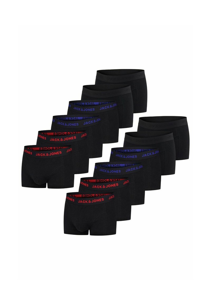 Een set van zwarte boxershorts met elastische taillebanden in rood en blauw met "JACK & JONES" branding, die een gladde textuur en een aansluitend ontwerp tonen.