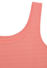 Korallefarbenes Tanktop aus strukturiertem Stoff mit einem Diamantmuster, breiten Trägern und einem runden Halsausschnitt. Minimale Nähte und eine glatte Oberfläche.