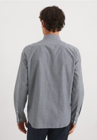 Thumbnail Image 3
