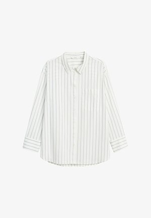 Weißes Langarmhemd mit schmalen grauen vertikalen Streifen, Knopfleiste, Kragen und Brusttasche auf der linken Seite. Der Stoff wirkt glatt und leicht.