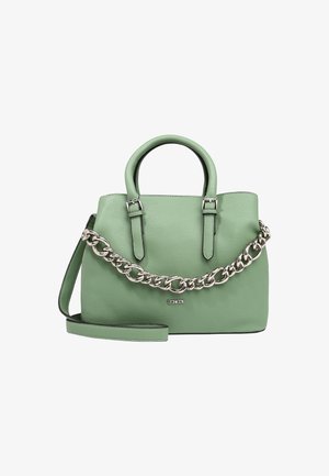 Zielona skórzana torebka o teksturowanym wykończeniu, z podwójnymi uchwytami u góry, odpinanym paskiem na ramię oraz srebrnym akcentem w postaci łańcucha.