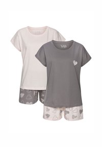 Divas divu komplekti guļamtērpu: rozā īsām piedurknēm krekliņš un pelēks krekliņš, ar rakstainām šortiem, kuriem ir sirds dizaina motīvi pelēkos un baltos toņos. Mīksta kokvilnas audums.