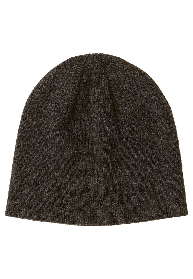 Donkergrijze gebreide beanie met een zachte textuur en een naadloze, afgeronde bovenkant. Heeft een geribbelde patroon dat door de stof loopt.