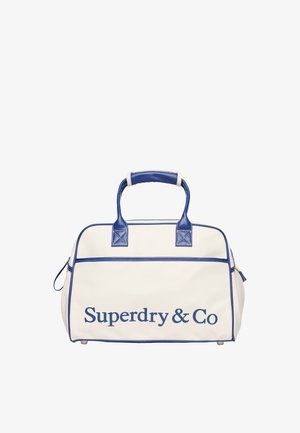 Biała i niebieska prostokątna torebka z podwójnymi uchwytami i "Superdry & Co" nadrukowanym na niebiesko z przodu.