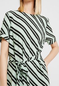 Selected Femme Vapaa-ajan mekko - dark green