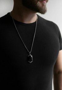 Akitsune Kaklarota - black and silver coloured