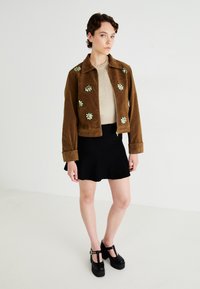 Thumbnail Image 3