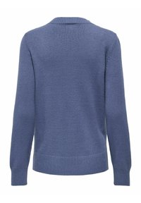 Pull bleu en maille à manches longues, vu de dos, avec poignets, ourlet et col côtes sur fond blanc.