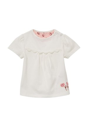 Weißes Kurzarm-T-Shirt mit Rüschendesign; verfügt über eine rosa floral gestaltete Stickerei am Saum und einen gemusterten rosa Innenkragen.