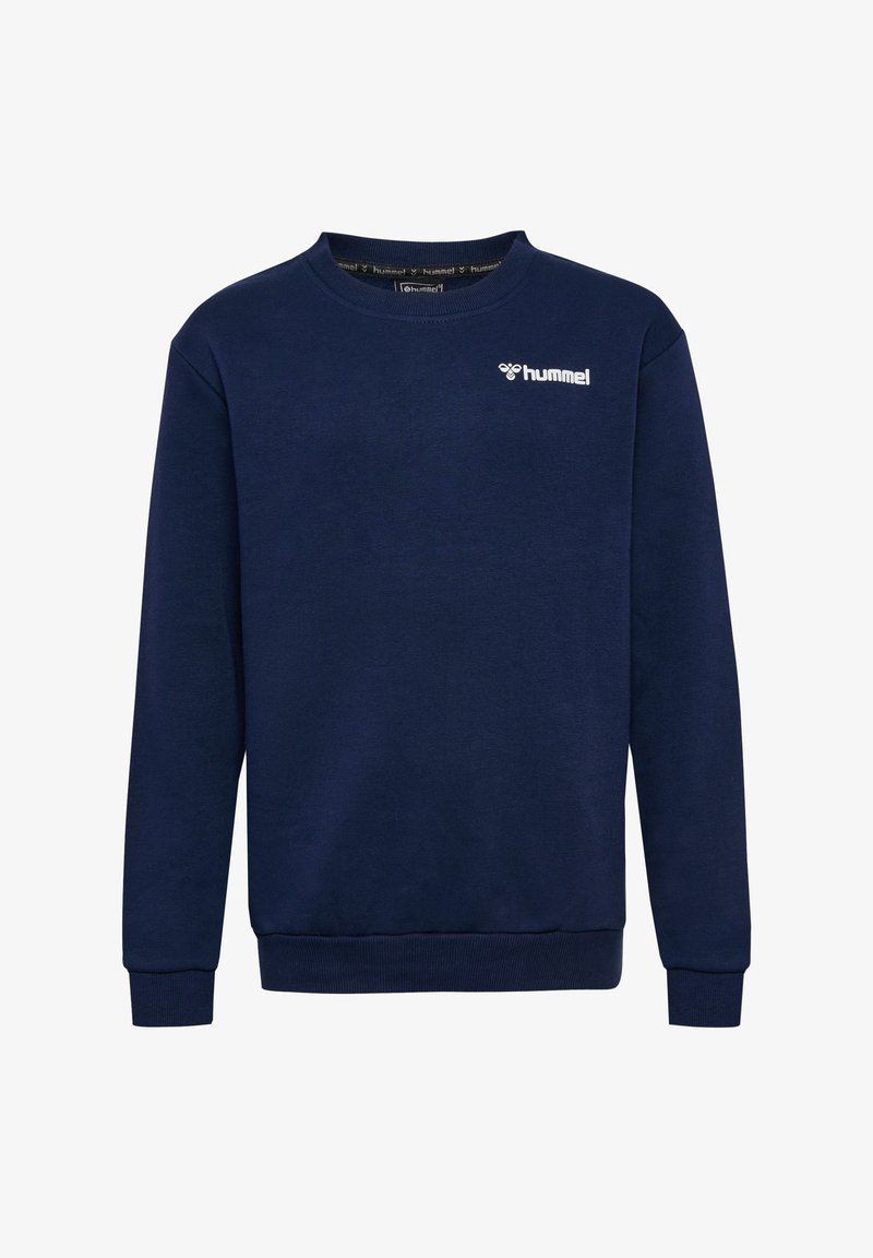 Granatowy sweatshirt z miękkiego materiału, z okrągłym dekoltem, ściągaczami na mankietach i dole oraz białym logo na piersi. Prosty, długi rękaw.