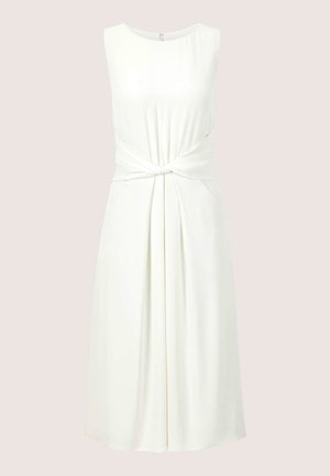Mouwloze witte midi-jurk met een gedraaide knoopdetail in de taille en zachte plooien die naar beneden vloeien in de rok.