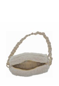 Borsa in pelliccia sintetica beige con zip dorata, manico intrecciato e fodera interna in tessuto con testo stampato sottile.