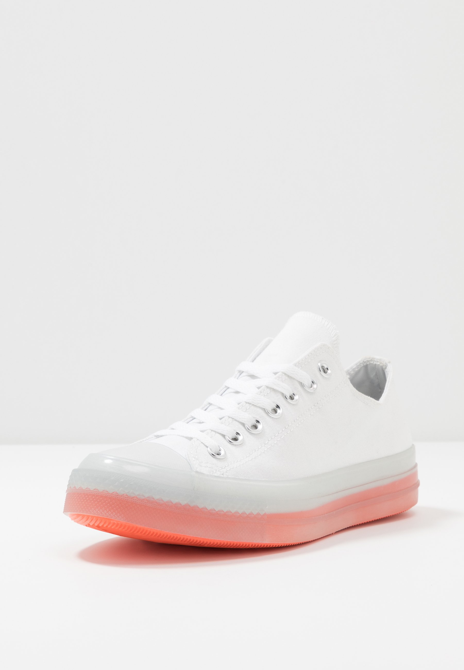 converse chuck taylor all star ox trainers