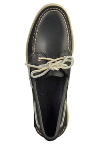 Schwarze Lederbootsschuhe mit beigen Schnürsenkeln, kontrastierenden Nähten und einer strukturierten Innensohle. Sie verfügen über eine abgerundete Zehenpartie und eine Gummisohle.