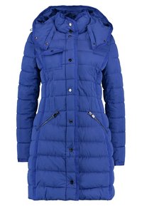 Abrigo de invierno largo y acolchado en azul, con capucha, botones a presión en el frente, bolsillos laterales con cremallera y un bolsillo con solapa en el pecho.