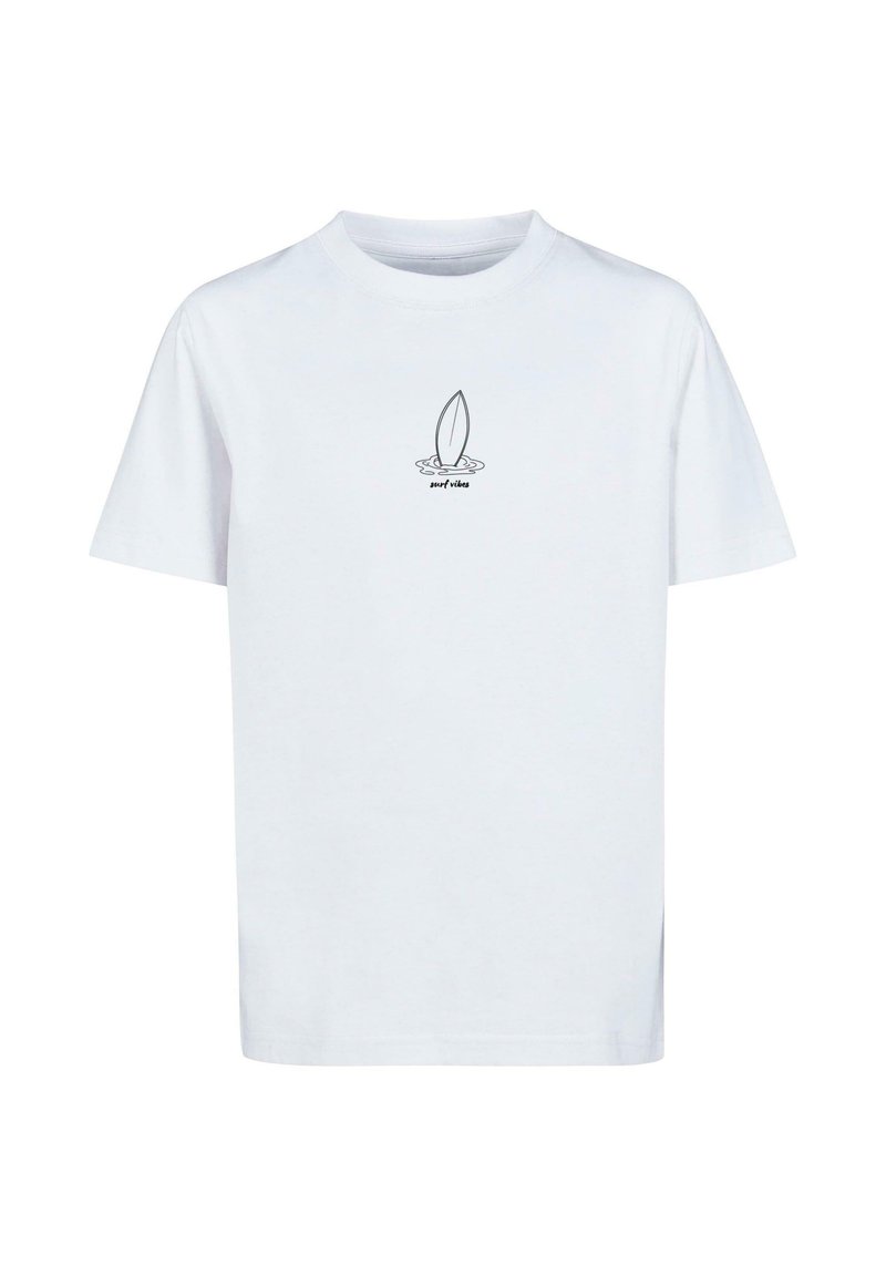 T-shirt en coton blanc avec des manches courtes. Présente un graphique noir d'une planche de surf au-dessus du texte stylisé "surf vibes" sur la poitrine.