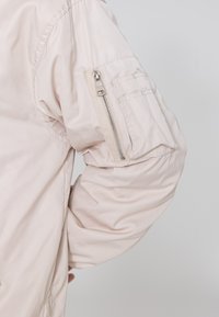 Niet geselecteerd, cream