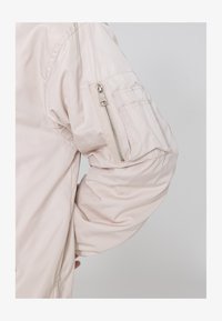 Niet geselecteerd, cream