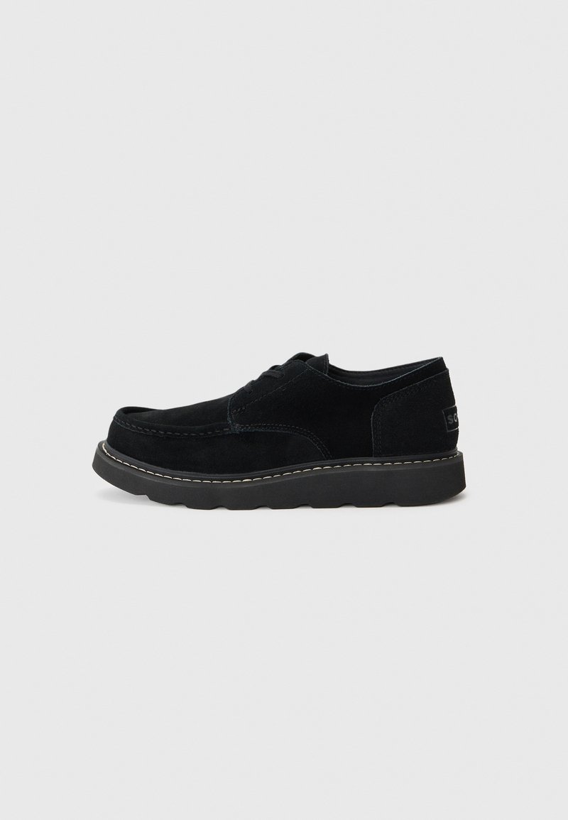 Mustad sametist lace-up kingad ümmarguse ninaga, kontrastsete õmblustega ja paksu kummitaldaga, hõlmavad bränditud detaili kanna peal.