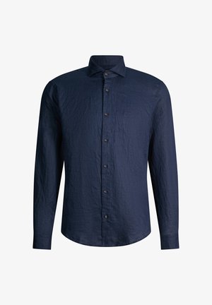 Marineblauw overhemd met lange mouwen en knopen, met een puntige kraag en zichtbare knopen aan de voorkant, afgebeeld op een witte achtergrond.