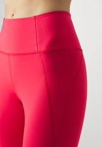 Girlfriend Collective COMPRESSIVE HIGH RISE - Leggings - cherry